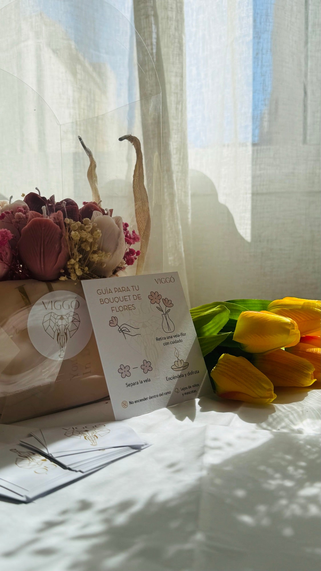 Bouquet de tulipanes de cera de soja, regalo artesanal — VIGGÓ STUDIO